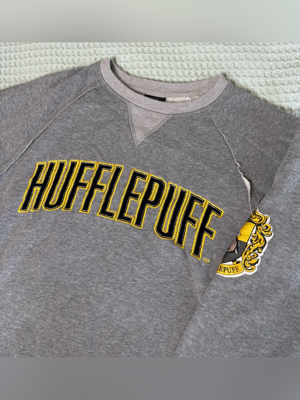 Wizarding World Harry Potter Hufflepuff Sweatshirt Small Universal Studios